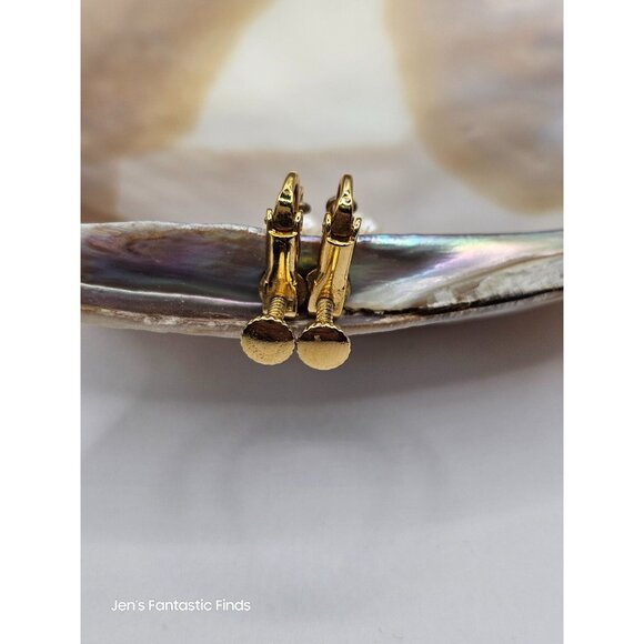 Faux Pearl Cluster Gold Tone Dainty Screw Back Earrings 1.5" - Picture 3 of 3